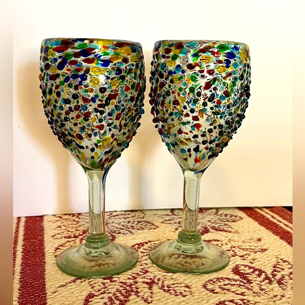 Eye4Art Hand Blown Wine glasses, Pebble Confetti, from Mexico. Set Of 2. 7 3/4”